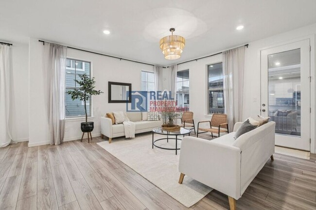 Photo - 8396 Bijou Crk Ave