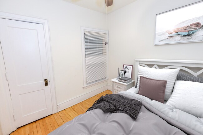 Photo - Lake Harriet Parkway Apartments