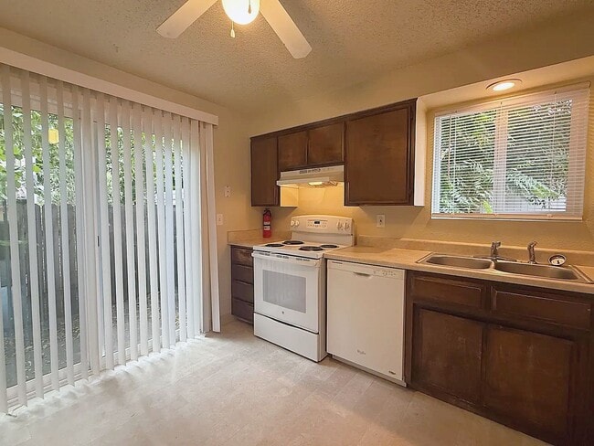 Photo - 1274 Quincy St Unit 1276