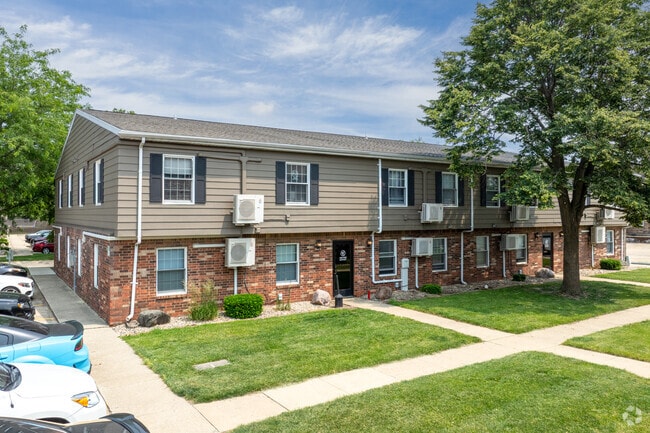 1600 W Bradley Ave