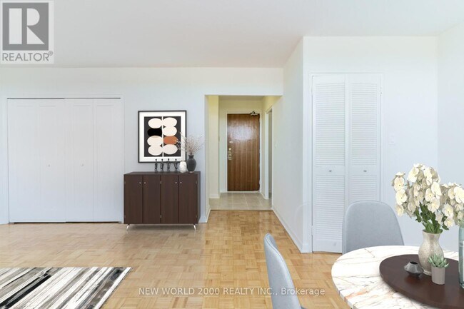 Photo - 485 Eglinton Ave E Unité 1003