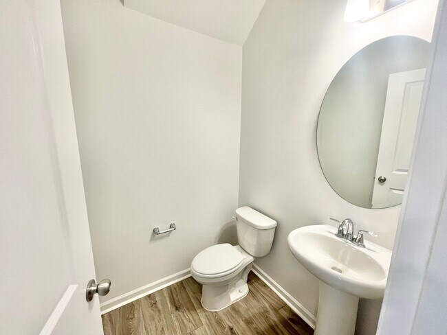 Photo - 3 Bedroom paired home with 2 car garage mi...