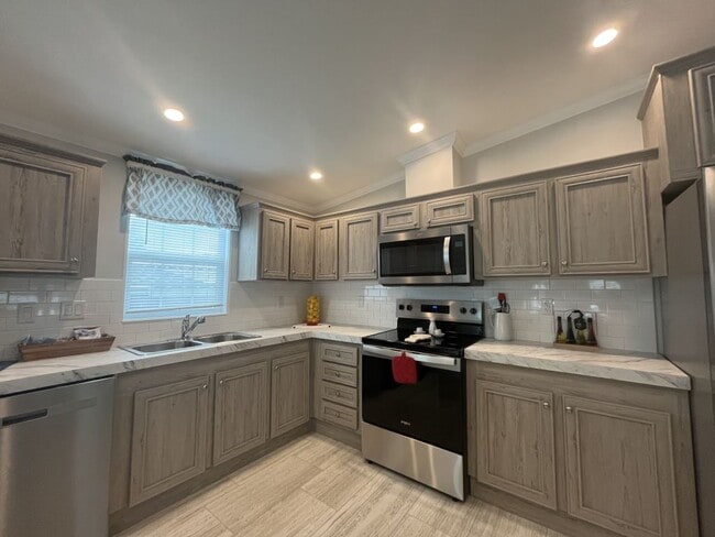 Photo - 142 Bimini Cay Cir