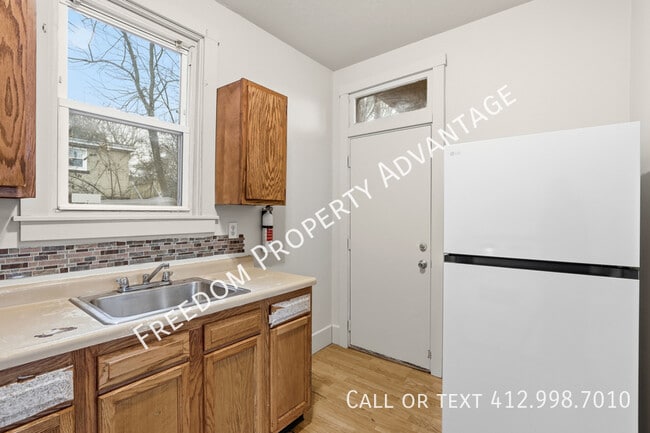 Building Photo - 412 Edgemont St Unit 1