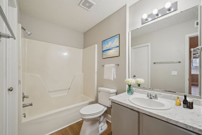 Photo - Valley Square Apartments