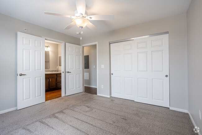 3BR, 2BA - 1,000SF - Primary Bedroom