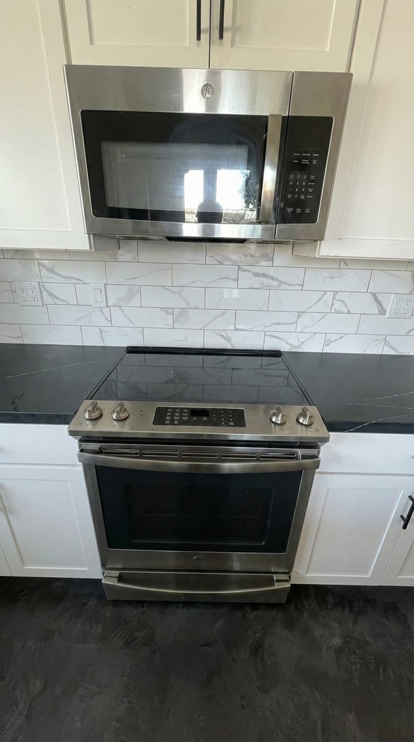 Photo - Brand New 1BD: Solar, Polished Concrete, High Ceilings, W/D & Stainless Kitchen Unidad 20071