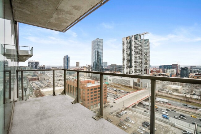 Photo - 107 N Desplaines St