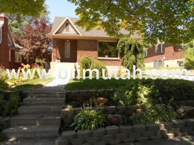 Building Photo - 1341 E Kensington Ave