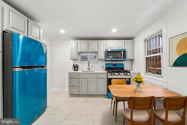 Building Photo - 79 High St Unit 1