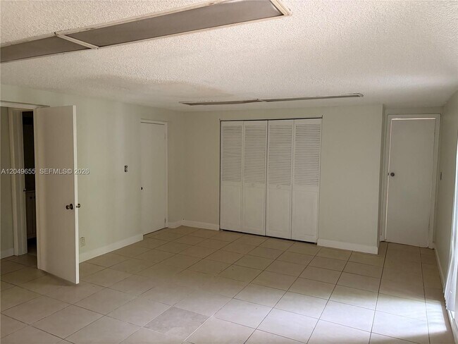 Photo - 5853 McKinley St Unit 3