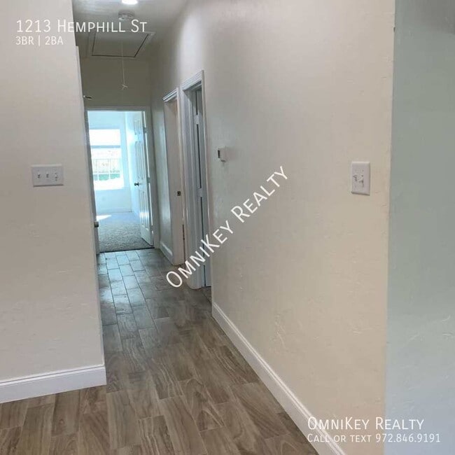 Photo - 1213 Hemphill St