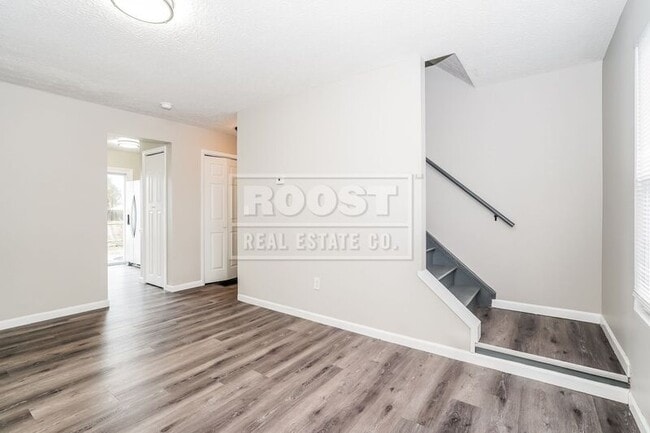 Photo - 1764 Brookfield Square N