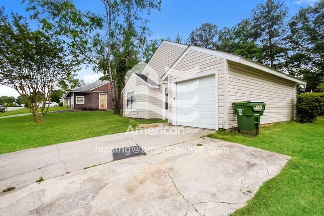 Photo - 225 Auburn Leaf Dr