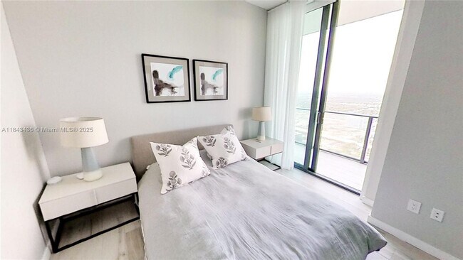 Photo - 480 NE 31st St Unidad 4907