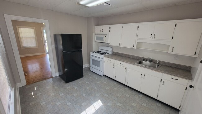 Photo - Two Bedroom Home with Fenced In Backyard