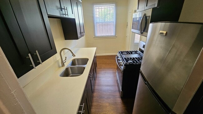 1216 W Court St Unit 7