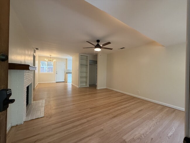 Photo - Newly Remodeled 4 Bed 2 Bath in Citrus Hei...