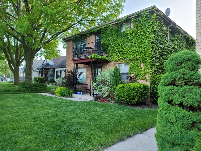 Photo - 3411 S Howell Ave Unidad 1