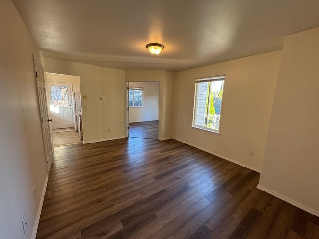 Photo - 2 Bedroom 1.5 Bathroom plus Office - Mount Vernon