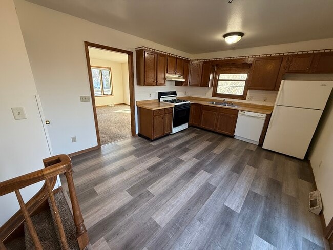 Photo - 1102 Smedal Dr