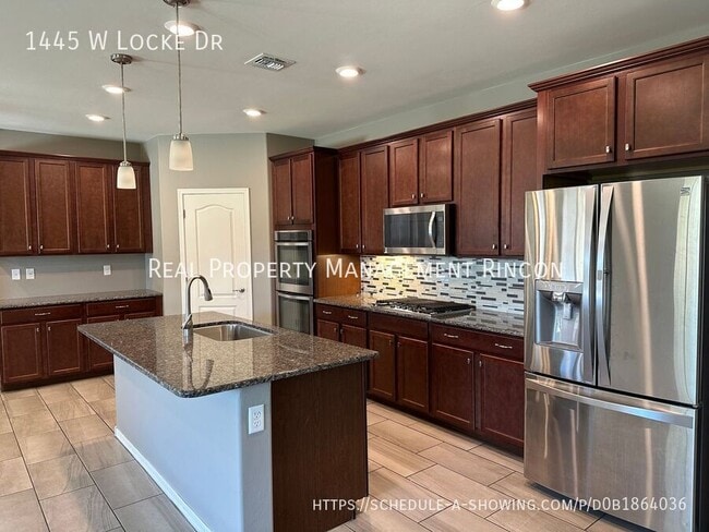 Photo - 1445 W Locke Dr