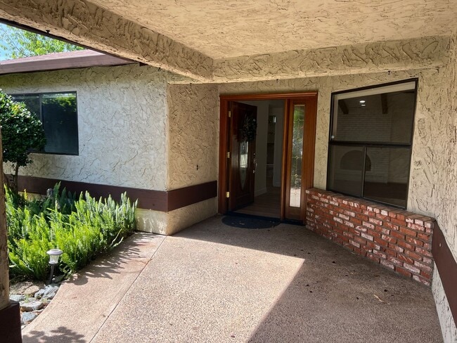 4177 Villa Dr