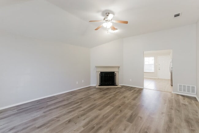 Photo - 1504 Taylor Dr