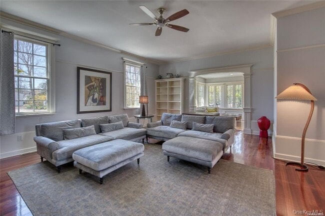 Photo - 11003 Main Rd