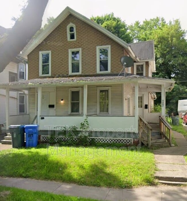 Building Photo - 127-129 Avenue B