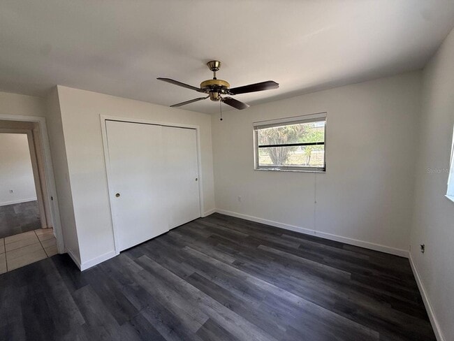 239 Annapolis Ln