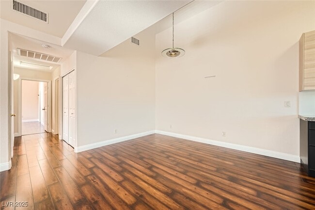 Building Photo - 2152 Quartz Cliff St Unit 204