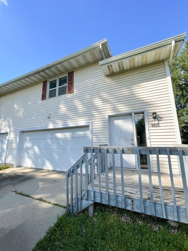 Photo - 2925 King James Way