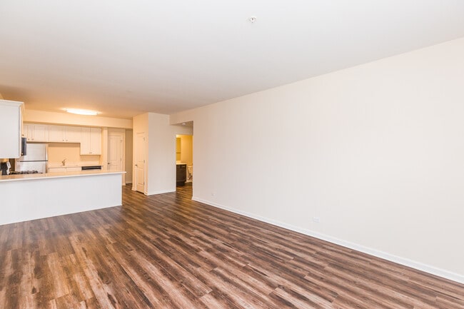 60 W Main St