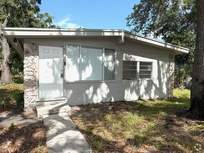 Building Photo - Charming 3-Bedroom, 2-Bath Duplex for Rent... Rental