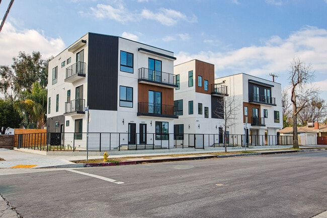 Photo - 6405 Odessa Ave