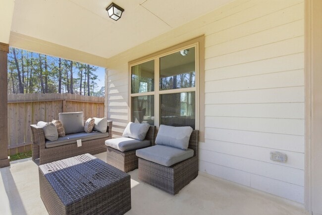 Building Photo - 8027 Dauntless Dr