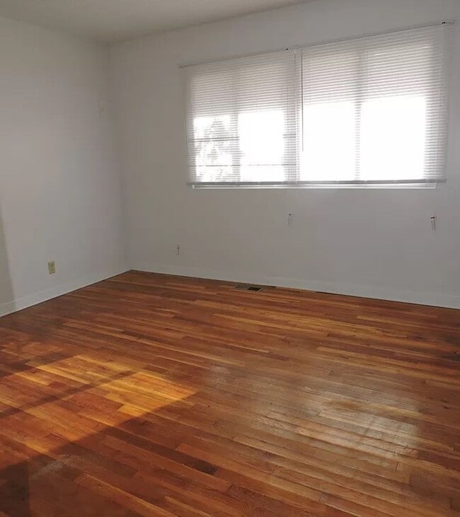 2 Bedroom Home in Montara! House Rental in Topeka, KS