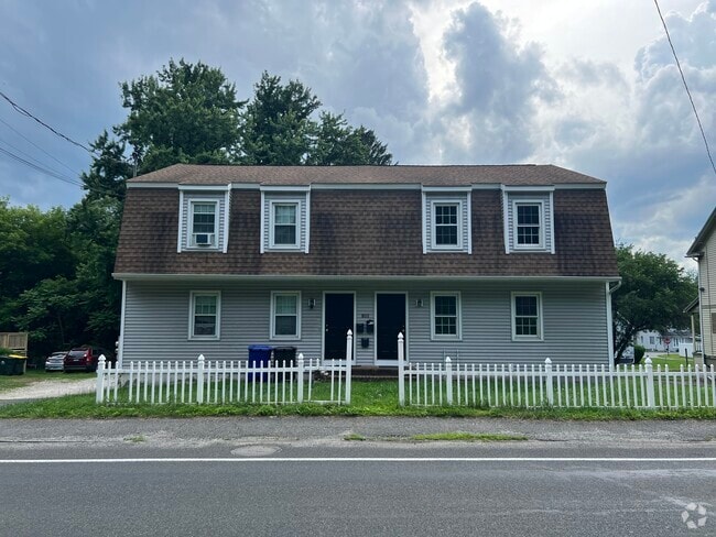 Building Photo - 106 Grove St Unit A Rental