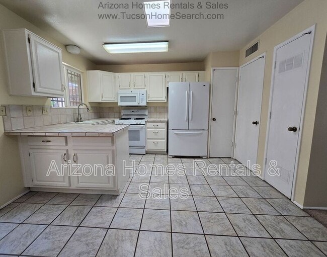 Photo - 510 W Cll Lago Unit Calle Lago