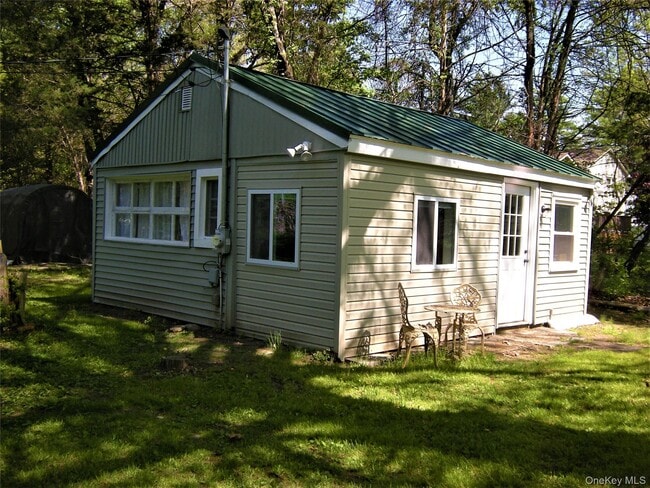 Photo - 406 Sepasco Center St