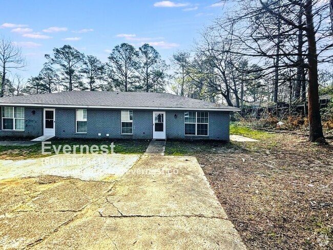 Building Photo - 253 Lawrence Rd Rental