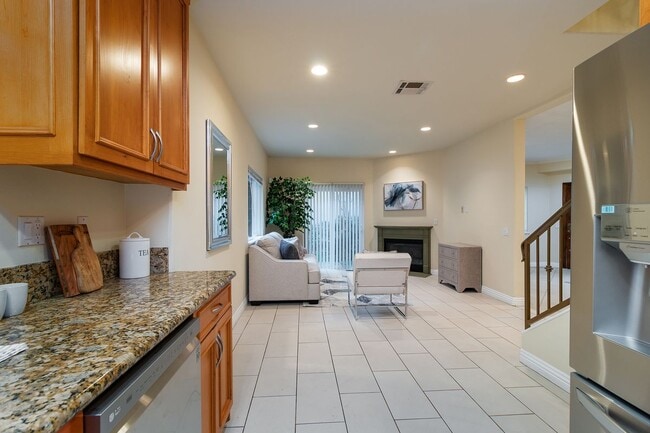 Photo - 3689 S La Cienega Blvd