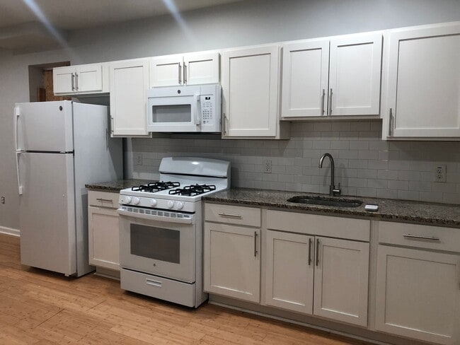 Photo - Charming row home in Baltimore City!