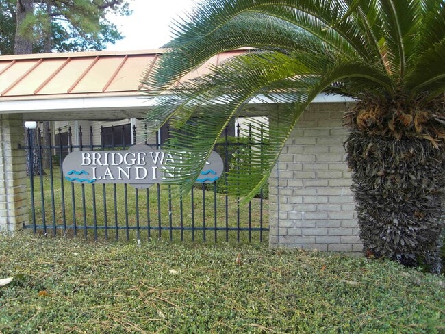 Building Photo - 14911 Wunderlich Dr Unit 1108