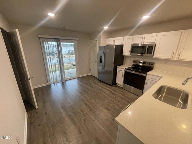 Photo - 1009 Peony Ln