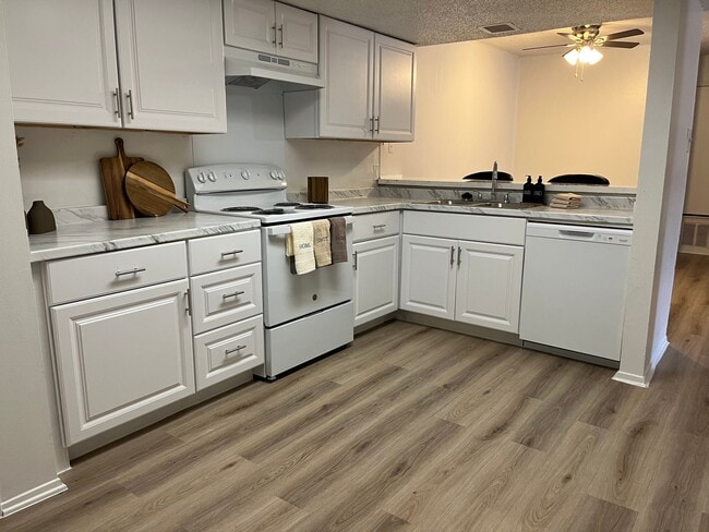 1500 Sylvan Dr Unit 105