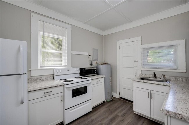 Photo - 2245 Bayvale Rd