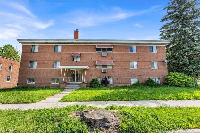 Building Photo - 2537 Noble Rd Unit 301