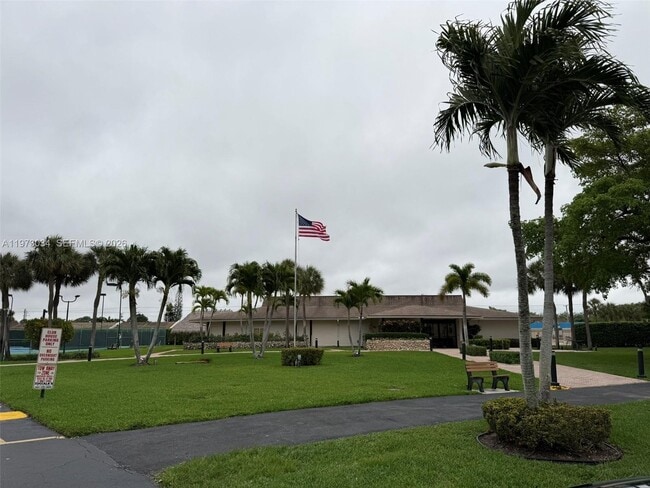 Building Photo - 5220 Las Verdes Cir Unit 114